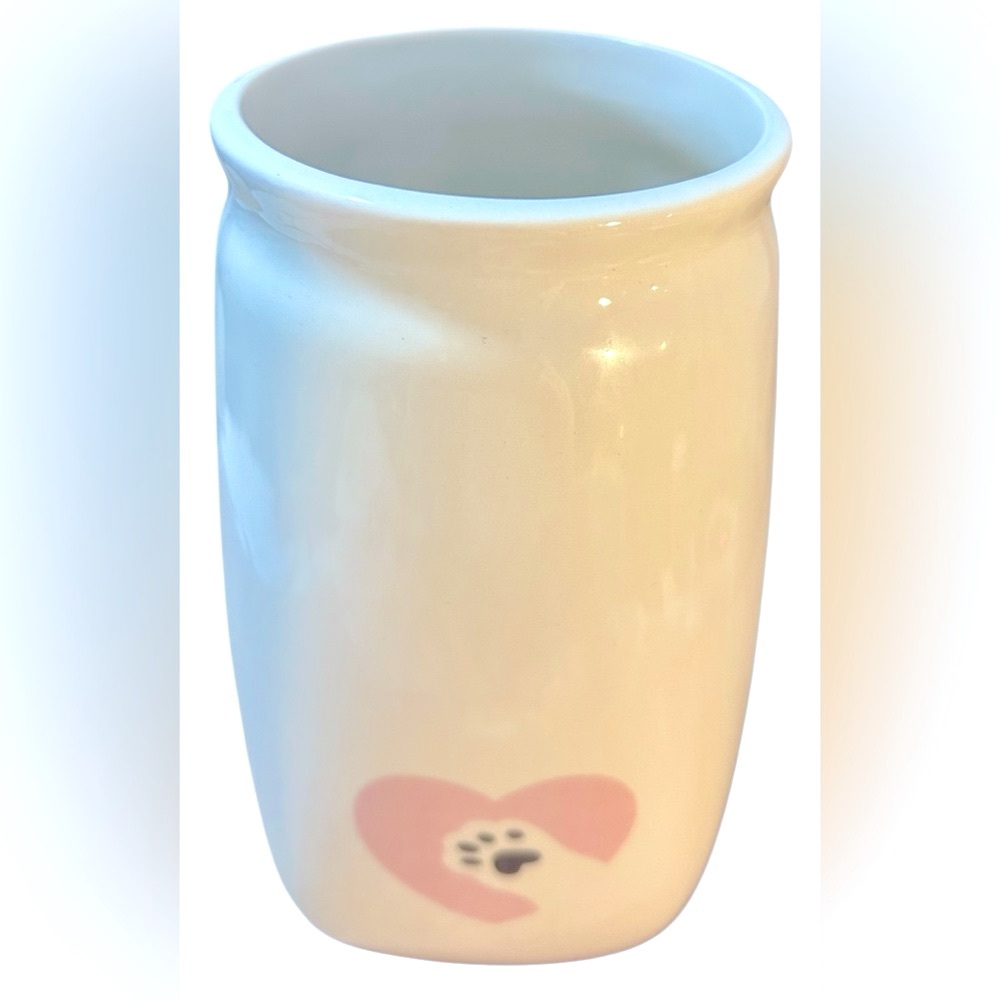 Pink Heart Paw Print Cream Colored Ceramic Vase✨NWOT✨ - Picture 2 of 7